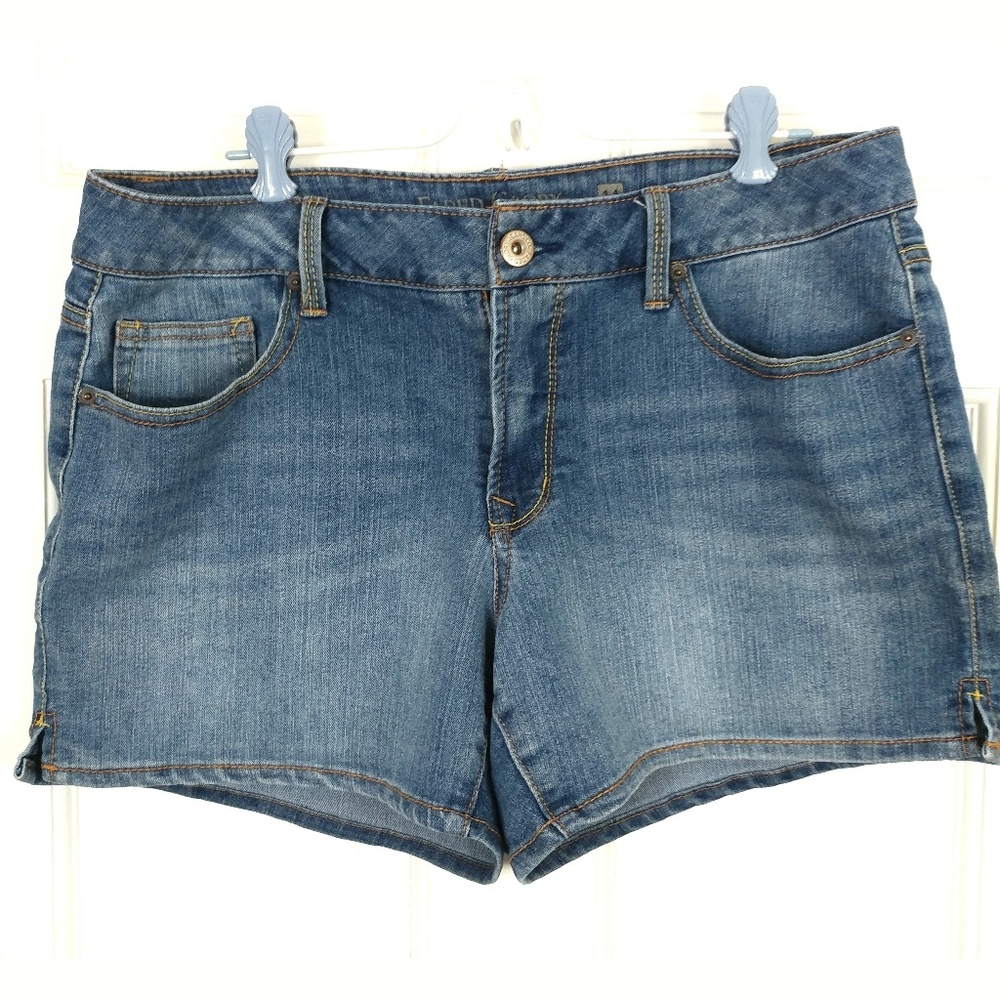 Daisy Dukes Denim Jean Shorts Size 14 Stretchy